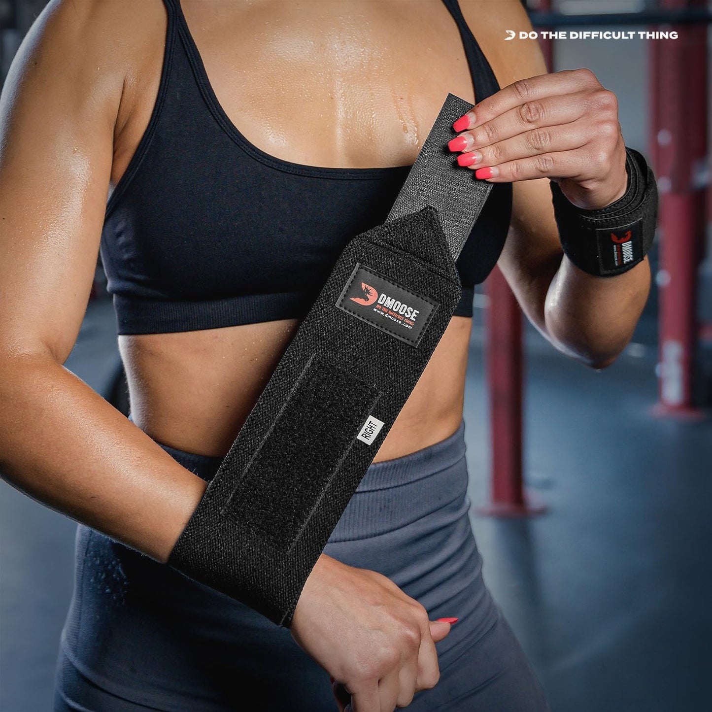 "Maximize Your Performance and Prevent Injuries with Our Premium Wrist Wraps - Perfect for Weightlifting, Powerlifting, and Bodybuilding - Designed for Men and Women"